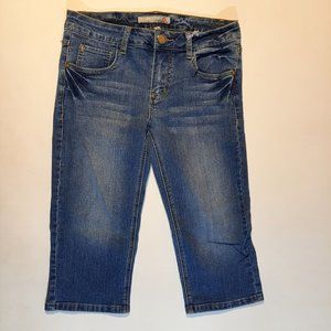 NWT Women's Capri Jeans Size 9